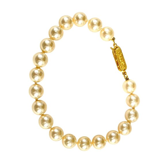 Vintage Faux Pearl Bracelet Gold-Tone Clasp Timeless Formal Special Occasions - Picture 3 of 7